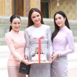 ให้กำลังใจ