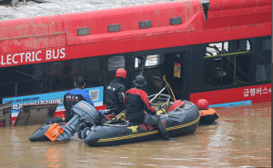 ฝนถล่มเกาหลีใต้