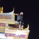 หนุ่มรัสเซียคลั่ง